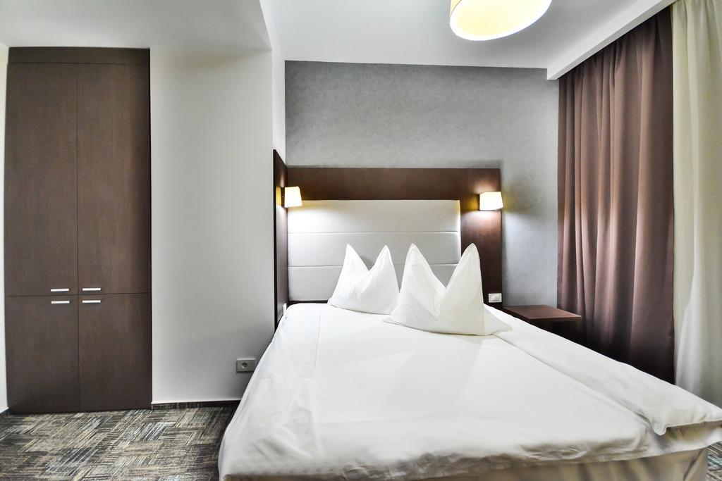 Hotel Europeca Craiova Ngoại thất bức ảnh