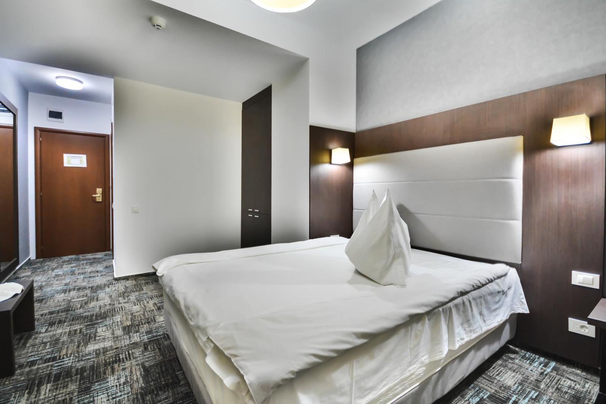 Hotel Europeca Craiova Ngoại thất bức ảnh
