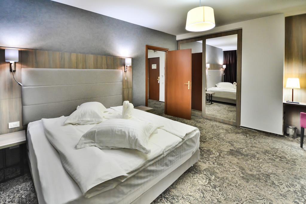 Hotel Europeca Craiova Ngoại thất bức ảnh