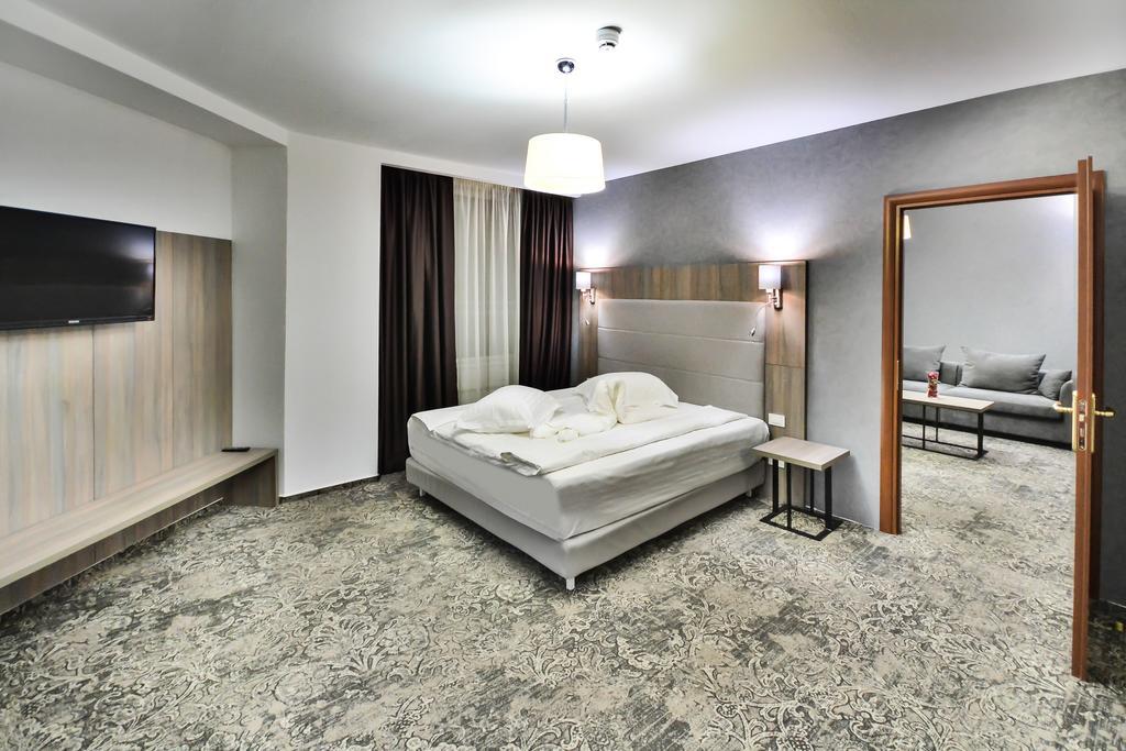 Hotel Europeca Craiova Ngoại thất bức ảnh