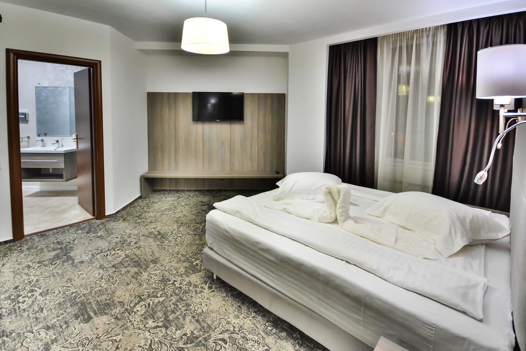 Hotel Europeca Craiova Ngoại thất bức ảnh