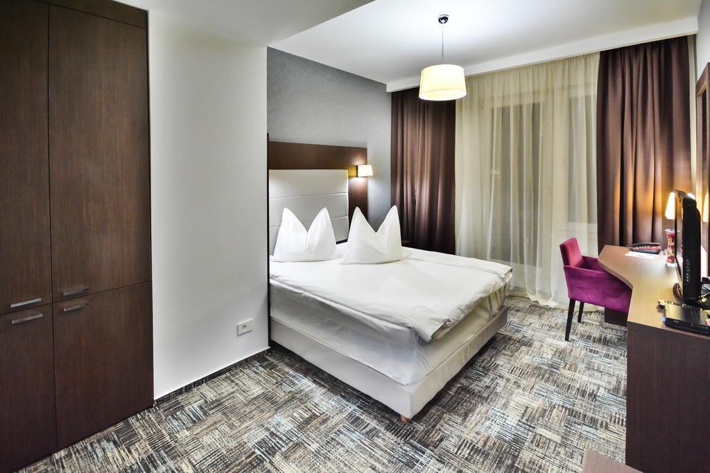 Hotel Europeca Craiova Ngoại thất bức ảnh