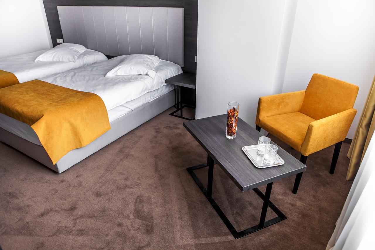 Hotel Europeca Craiova Ngoại thất bức ảnh