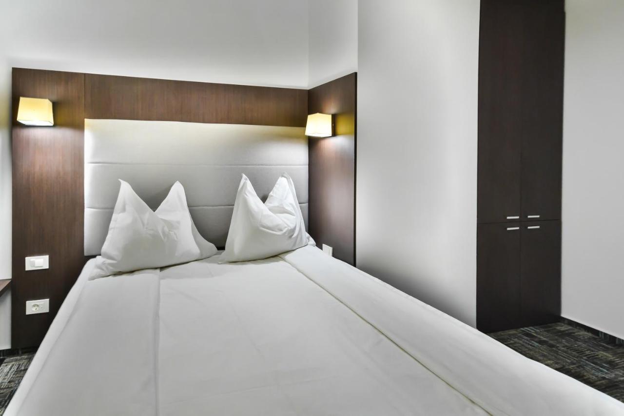 Hotel Europeca Craiova Ngoại thất bức ảnh