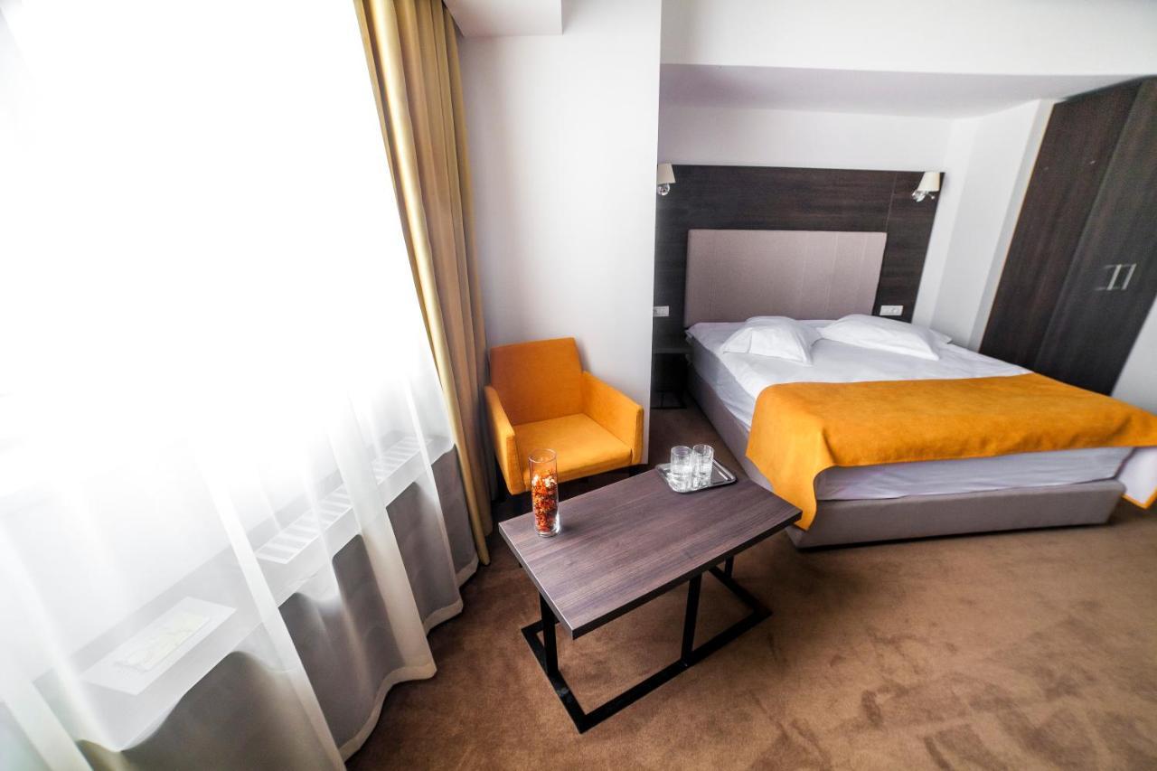 Hotel Europeca Craiova Ngoại thất bức ảnh